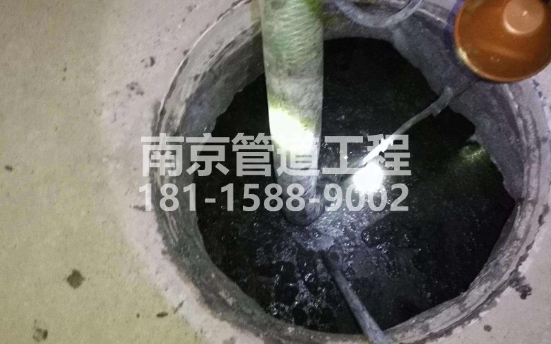216怀柔清理化粪池