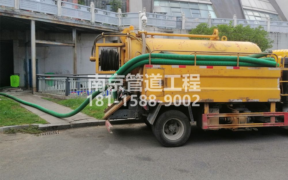 277怀柔商场隔油池吸污